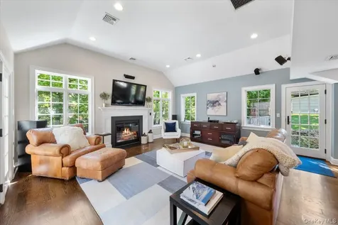 17 Hemlock Road Hartsdale NY 10530