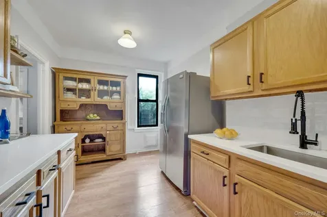 43 Calton Road New Rochelle NY 10804