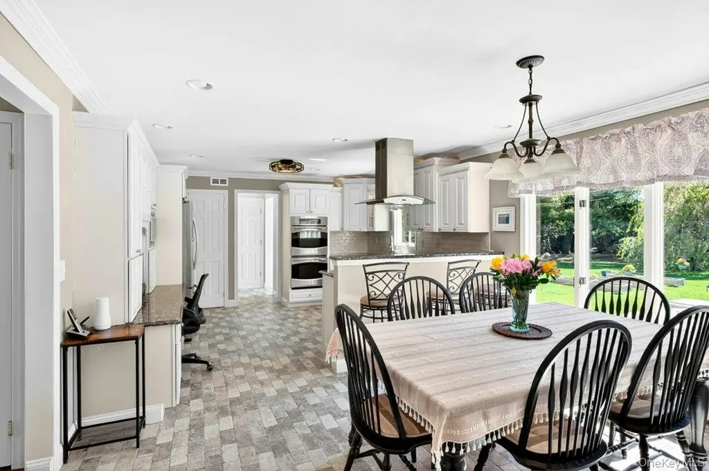 3 Orchard Road S East Patchogue NY 11772