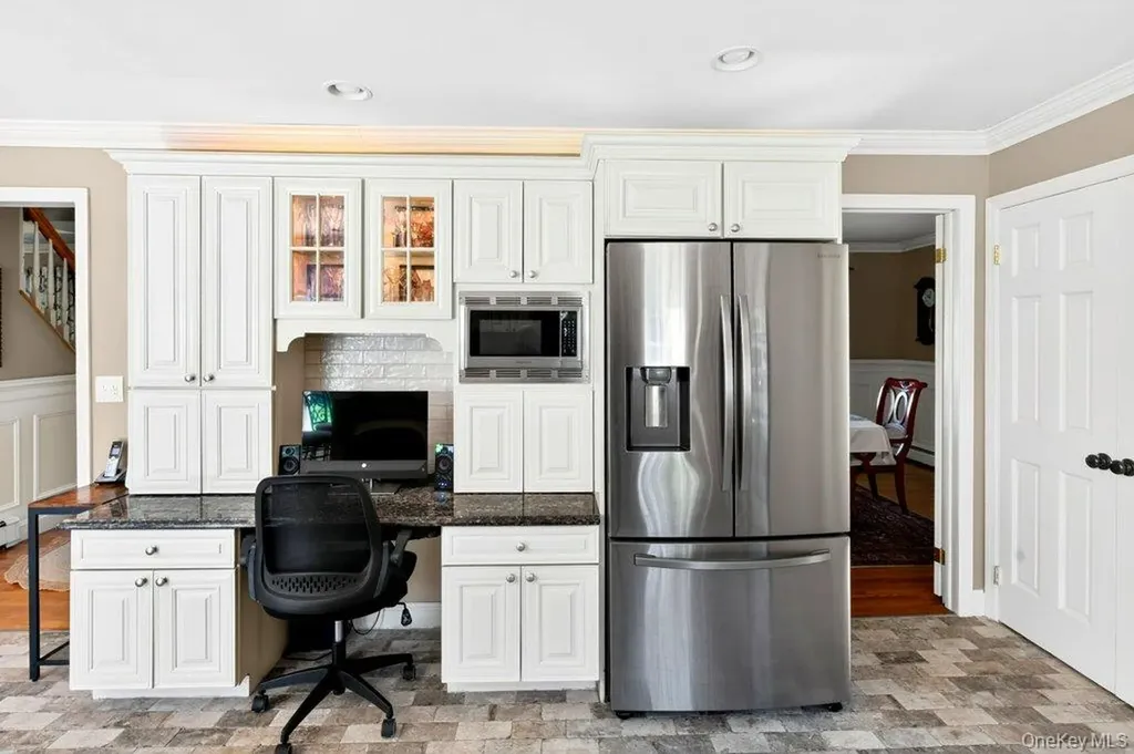 3 Orchard Road S East Patchogue NY 11772