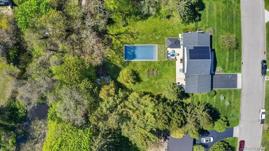 3 Orchard Road S East Patchogue NY 11772