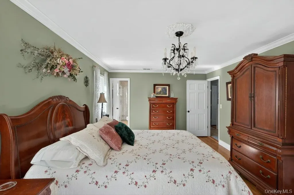 3 Orchard Road S East Patchogue NY 11772