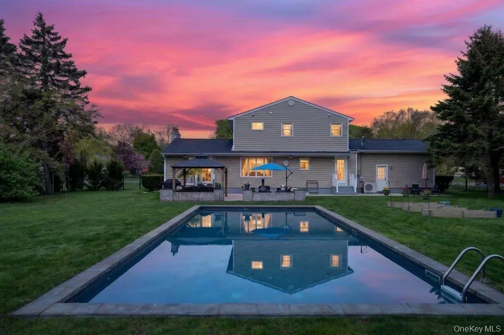 3 Orchard Road S East Patchogue NY 11772