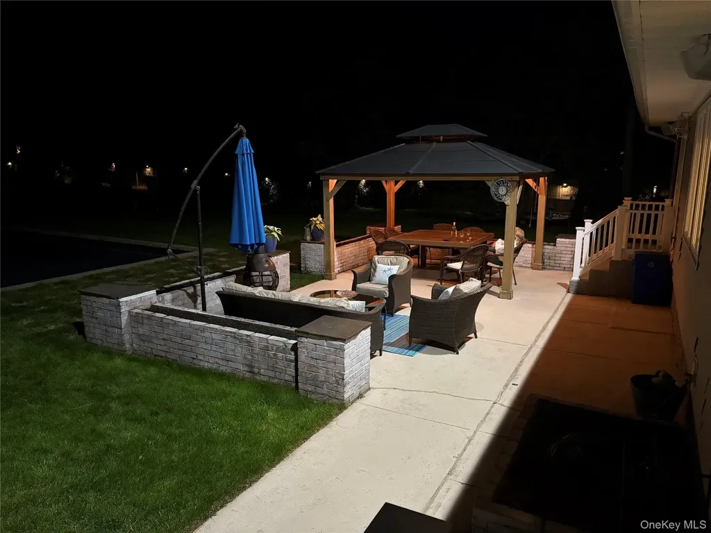 3 Orchard Road S East Patchogue NY 11772