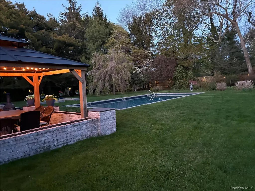 3 Orchard Road S East Patchogue NY 11772