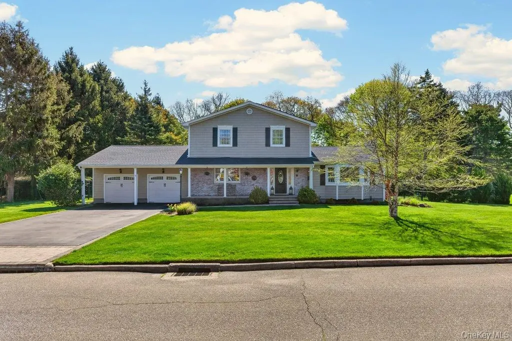 3 Orchard Road S East Patchogue NY 11772