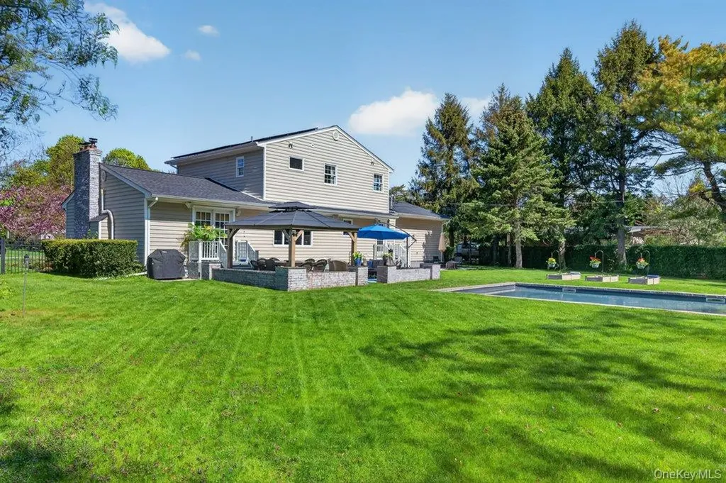 3 Orchard Road S East Patchogue NY 11772