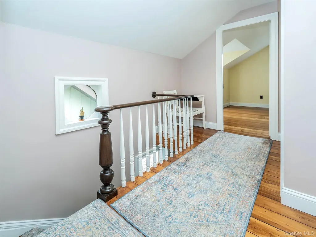 130 Mott Avenue Roslyn NY 11576