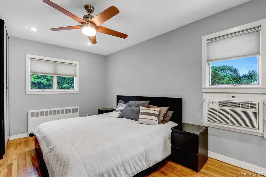 42 Briarwood Lane Plainview NY 11803