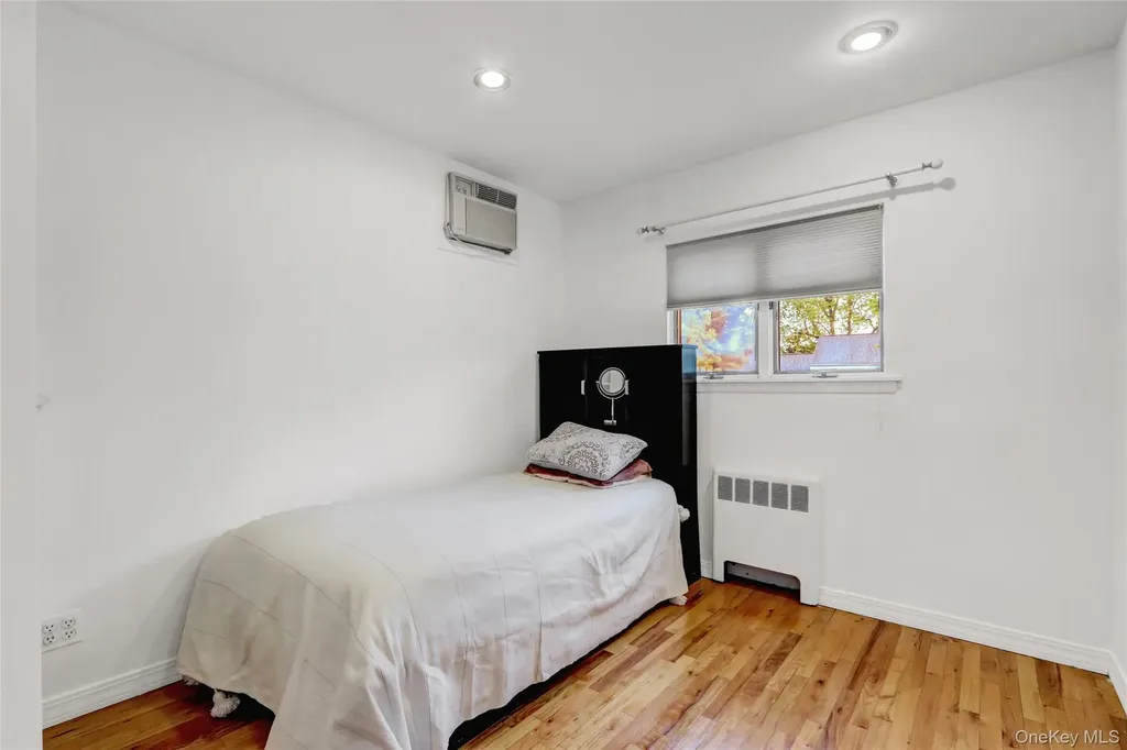 42 Briarwood Lane Plainview NY 11803