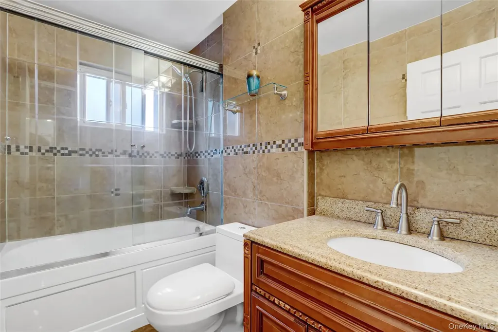 42 Briarwood Lane Plainview NY 11803
