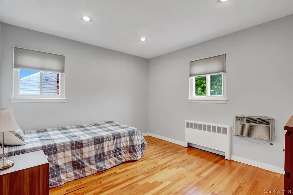 42 Briarwood Lane Plainview NY 11803