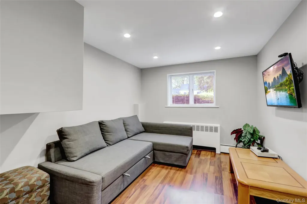 42 Briarwood Lane Plainview NY 11803
