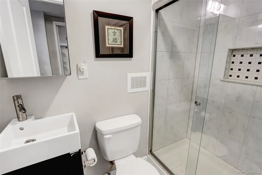 42 Briarwood Lane Plainview NY 11803