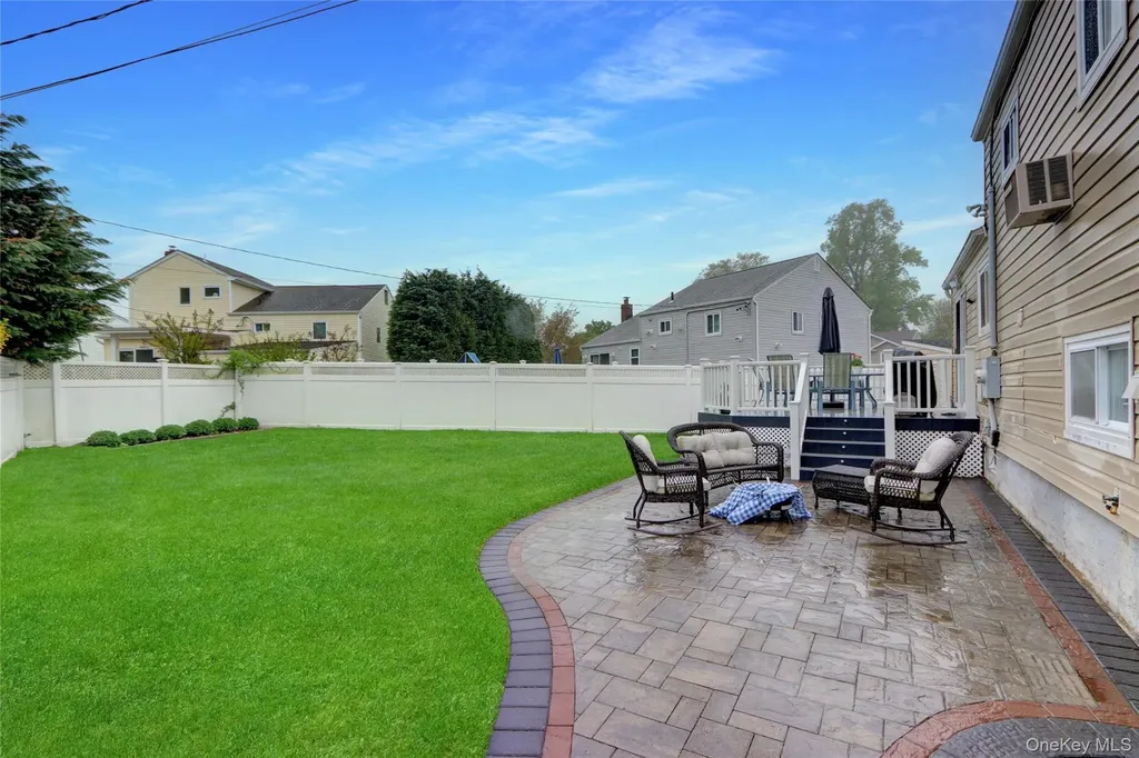 42 Briarwood Lane Plainview NY 11803