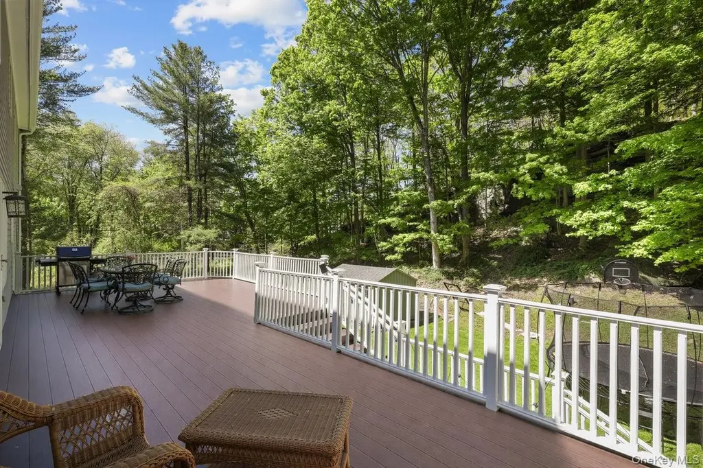 72 Brett Lane Bedford NY 10506