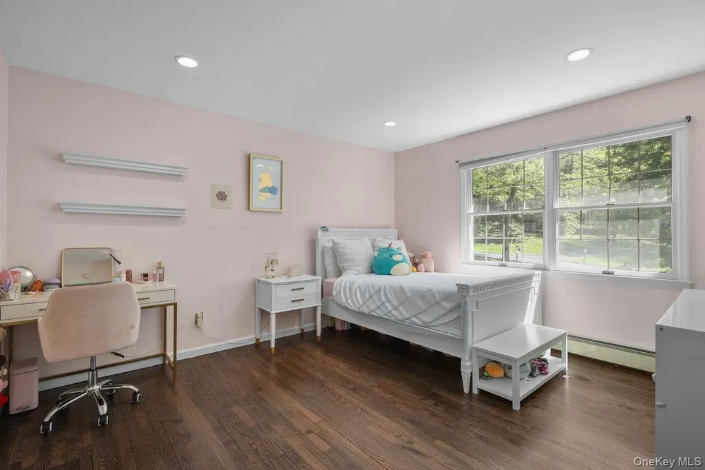 72 Brett Lane Bedford NY 10506