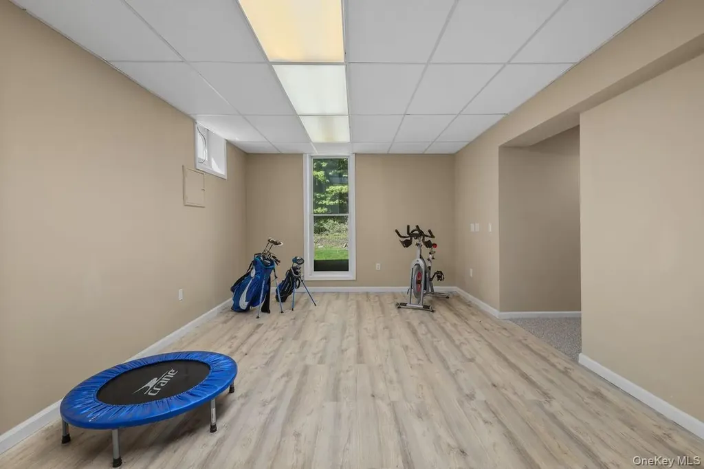 72 Brett Lane Bedford NY 10506
