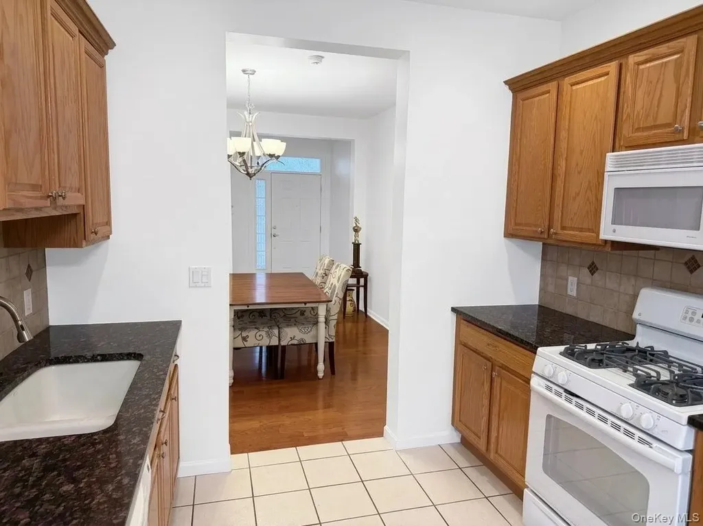 8 Symphony Drive Lake Grove NY 11755