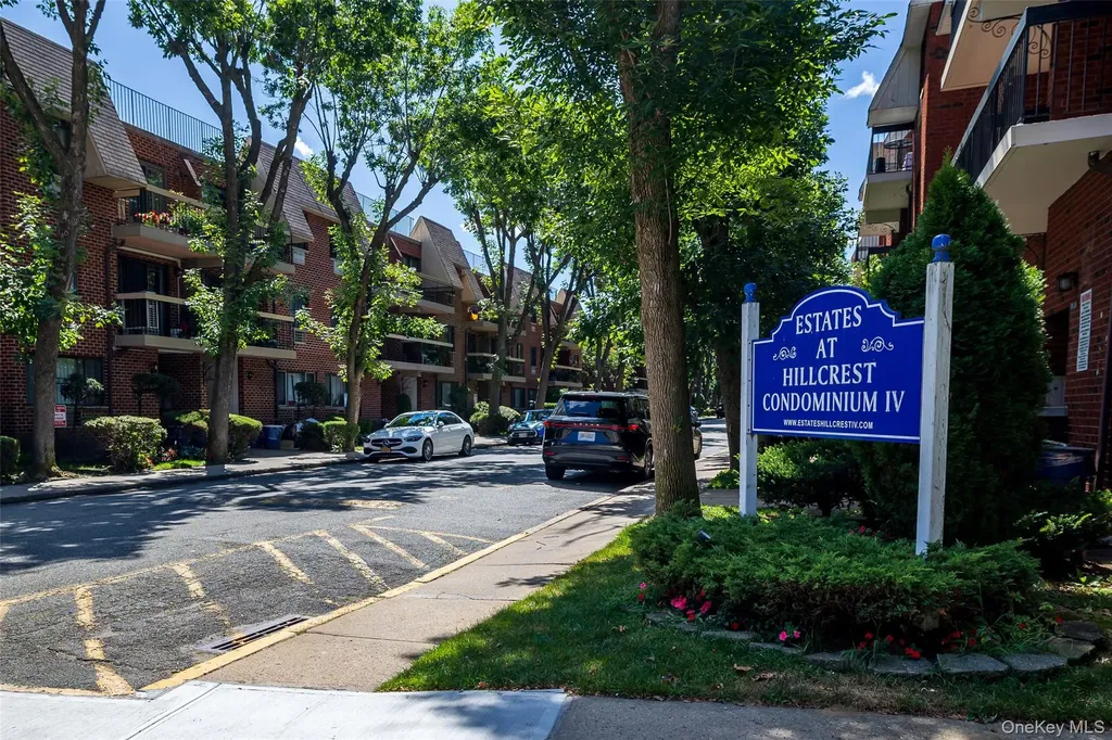 7111 Sutton Place Fresh Meadows NY 11365