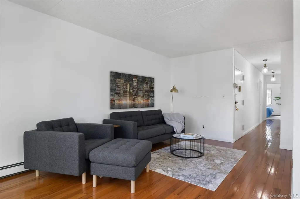7111 Sutton Place Fresh Meadows NY 11365