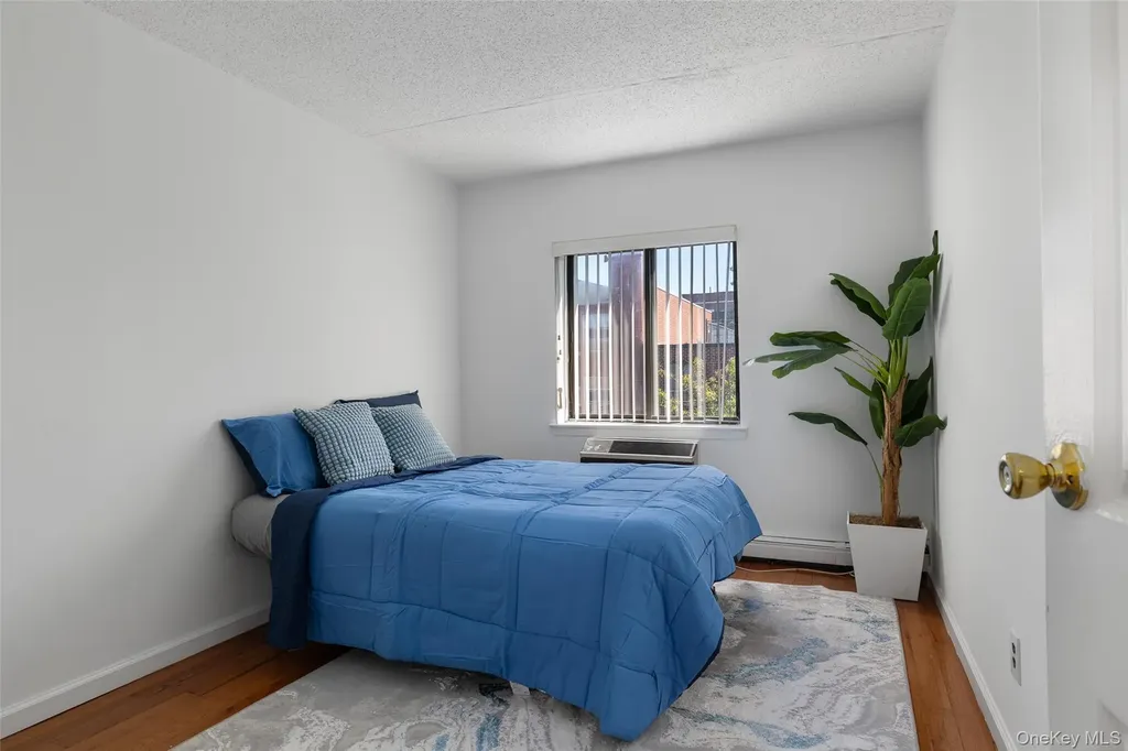 7111 Sutton Place Fresh Meadows NY 11365