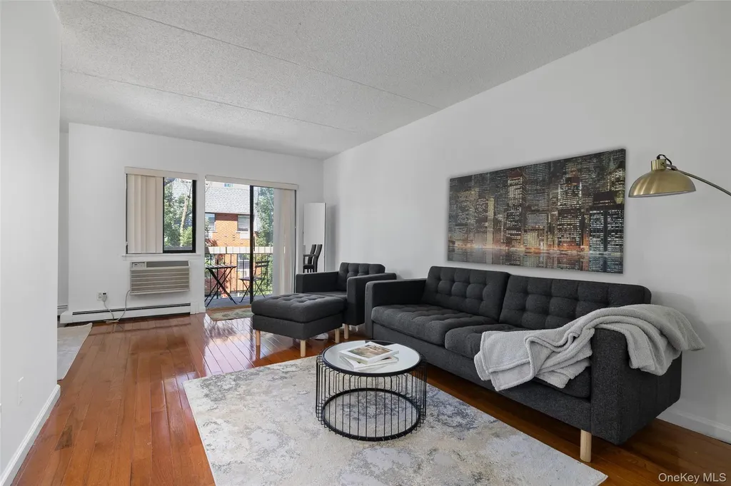 7111 Sutton Place Fresh Meadows NY 11365