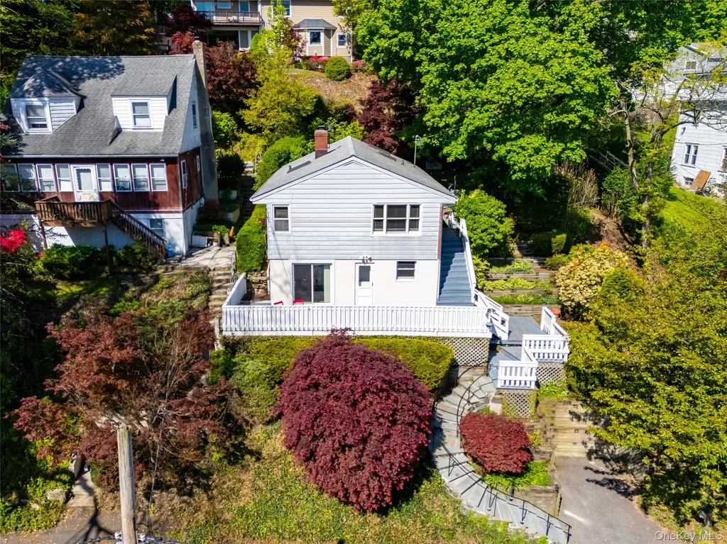 25 Hillside Avenue Valhalla NY 10595