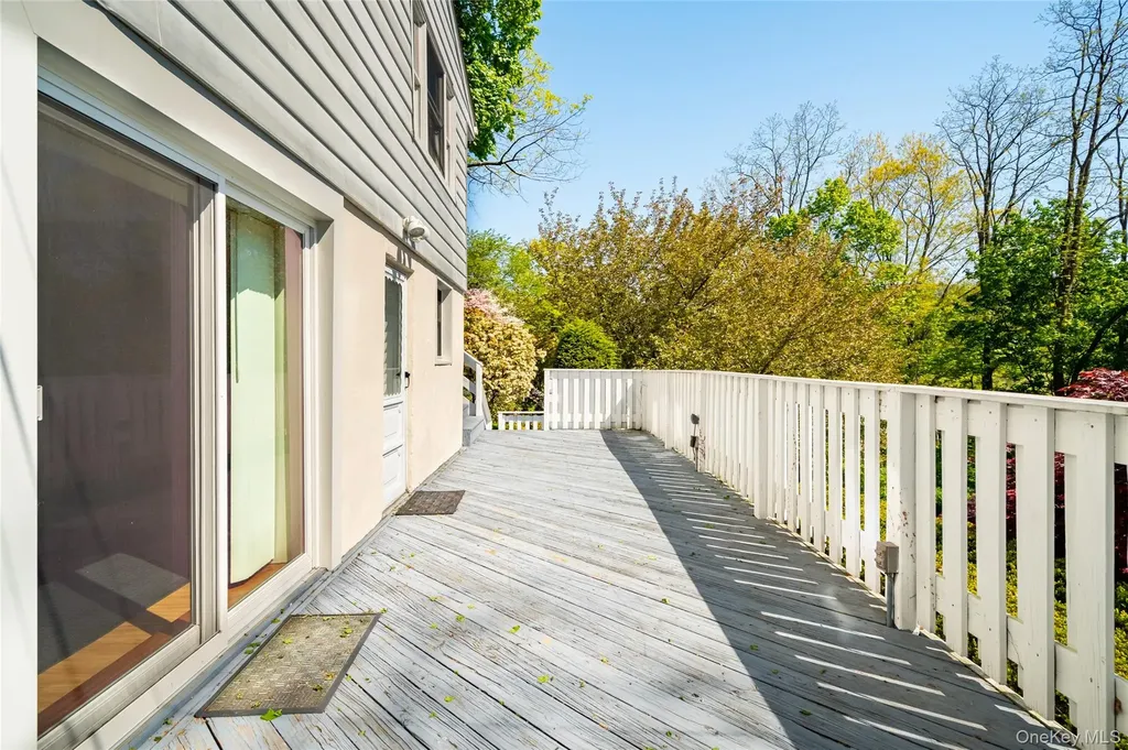 25 Hillside Avenue Valhalla NY 10595
