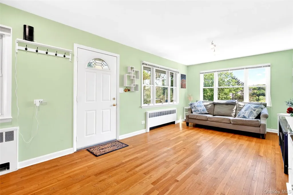 25 Hillside Avenue Valhalla NY 10595