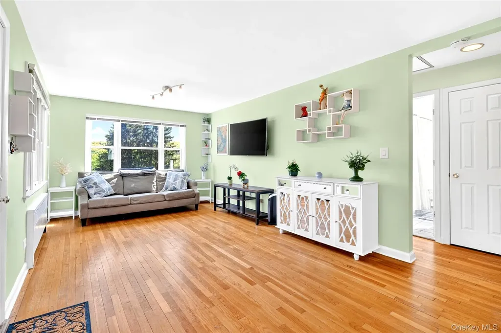 25 Hillside Avenue Valhalla NY 10595