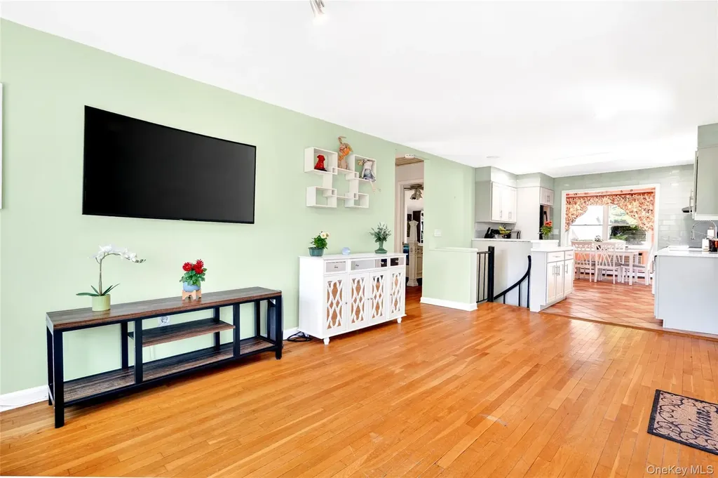 25 Hillside Avenue Valhalla NY 10595