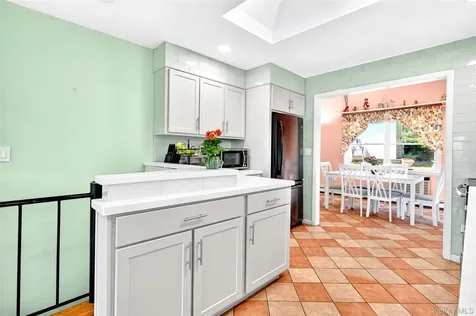 25 Hillside Avenue Valhalla NY 10595