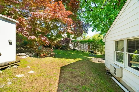 25 Hillside Avenue Valhalla NY 10595