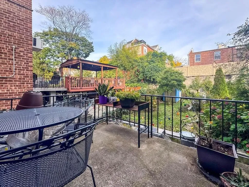 2440 Morgan Avenue Bronx NY 10469