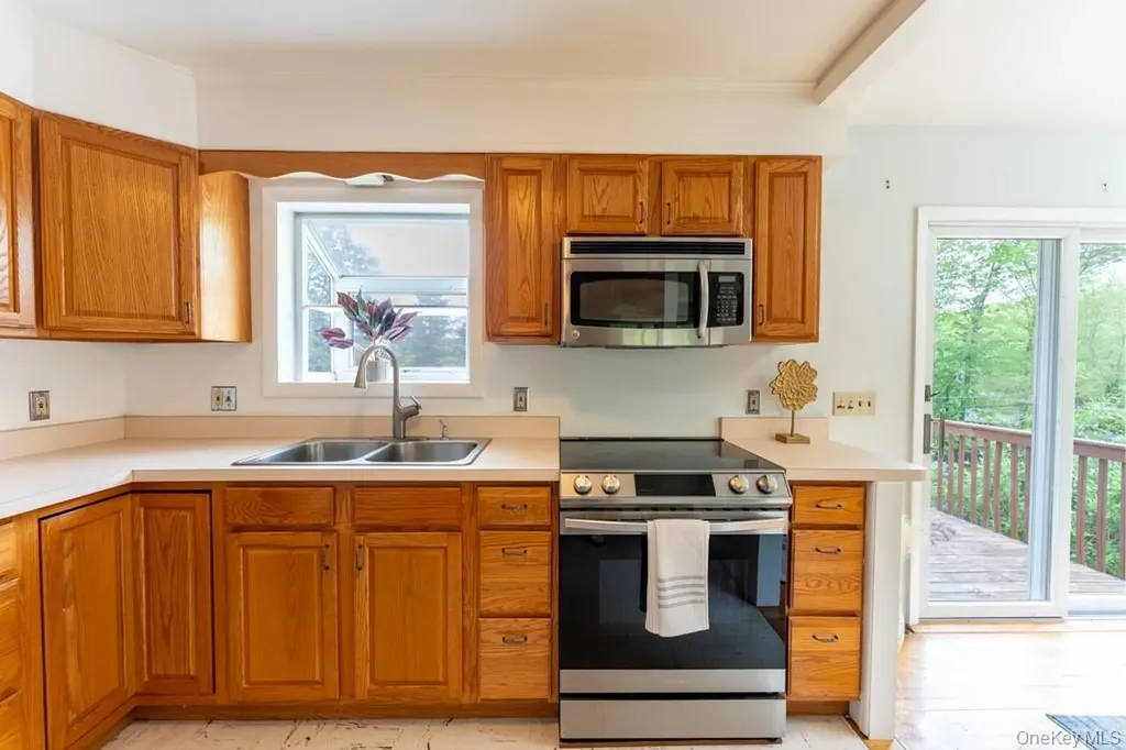 23 Lakeview Drive Holmes NY 12531