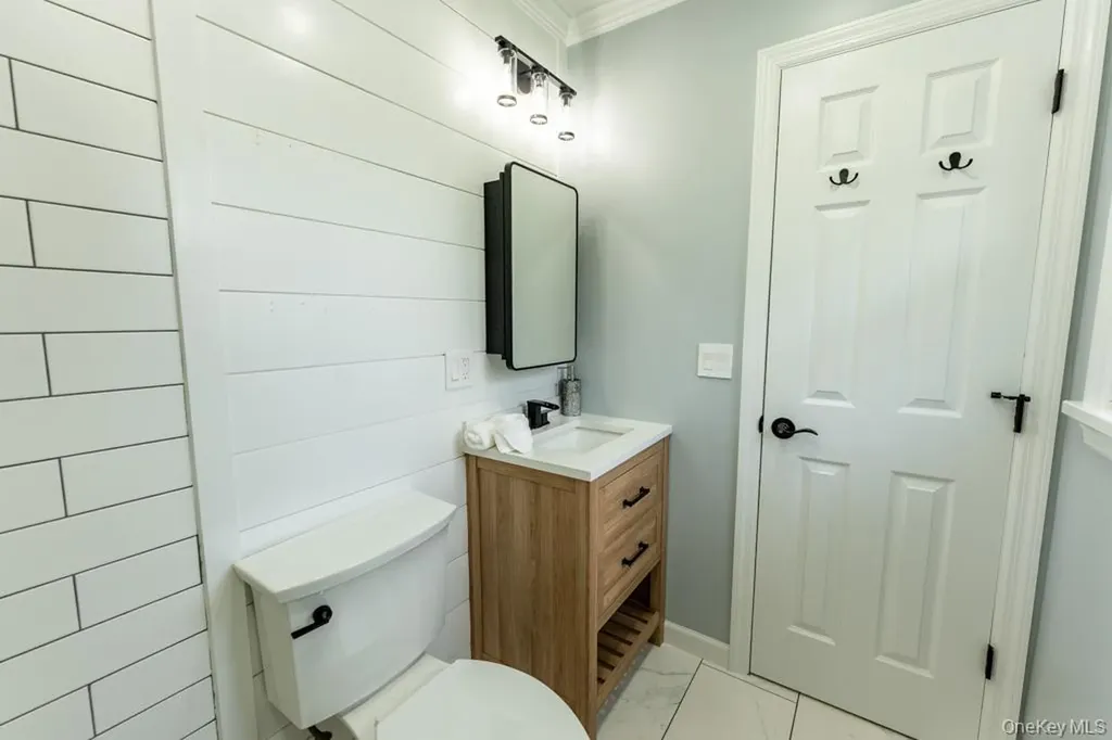 23 Lakeview Drive Holmes NY 12531