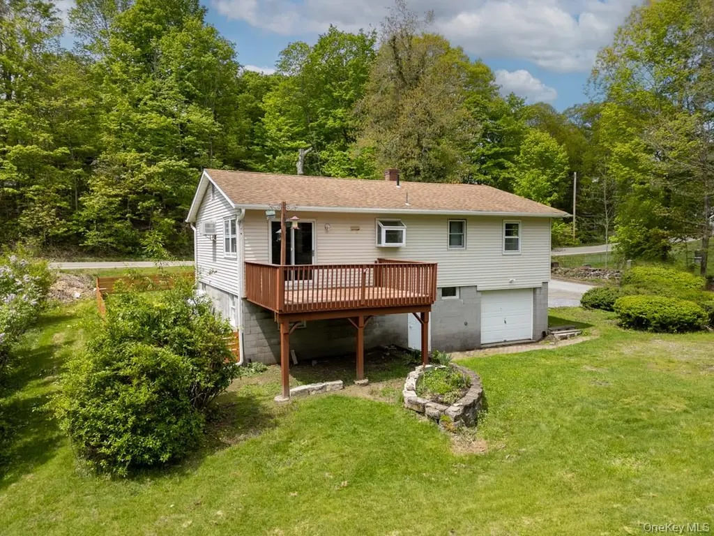 23 Lakeview Drive Holmes NY 12531