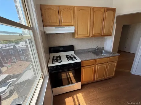1959 Hobart Avenue Bronx NY 10461