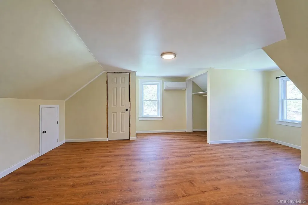 1604 Route 9g Hyde Park NY 12538