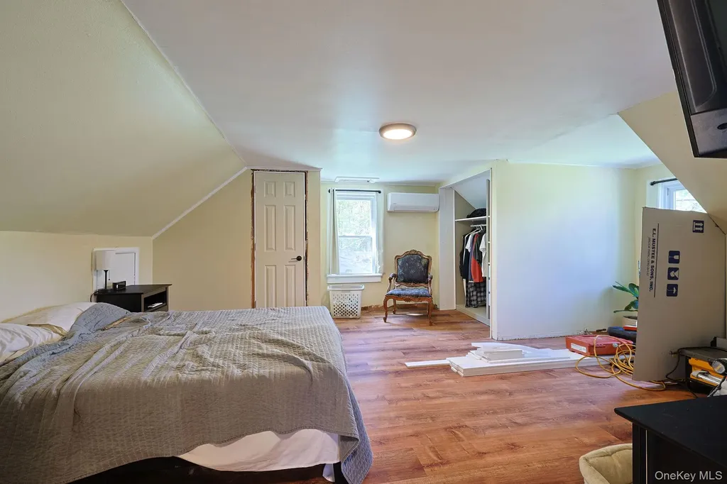 1604 Route 9g Hyde Park NY 12538