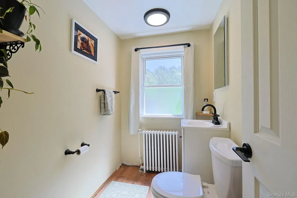 1604 Route 9g Hyde Park NY 12538
