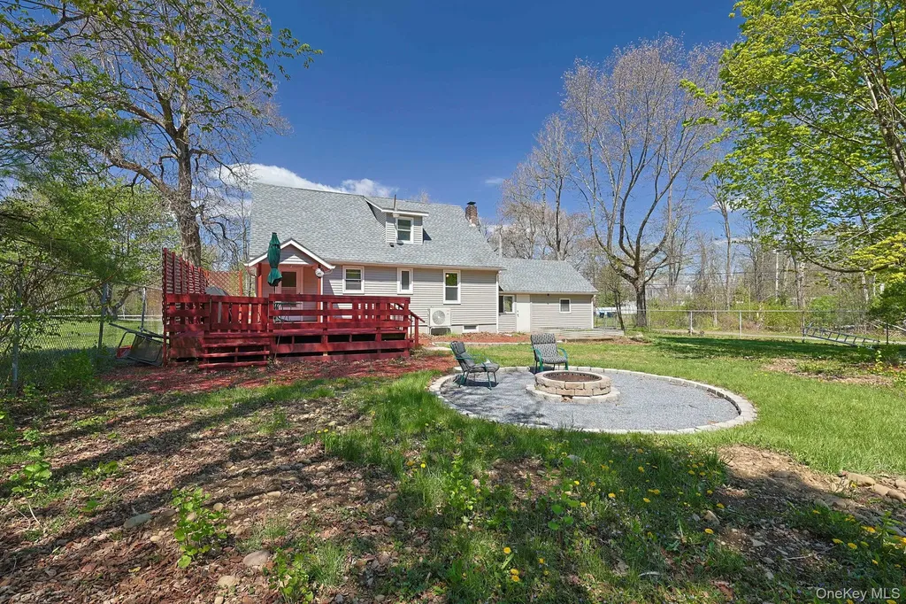 1604 Route 9g Hyde Park NY 12538