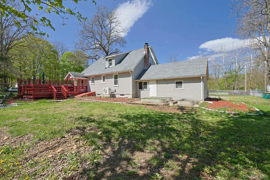 1604 Route 9g Hyde Park NY 12538