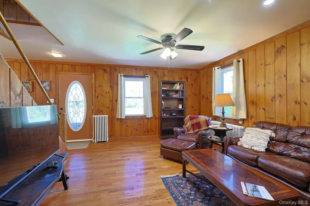 1604 Route 9g Hyde Park NY 12538