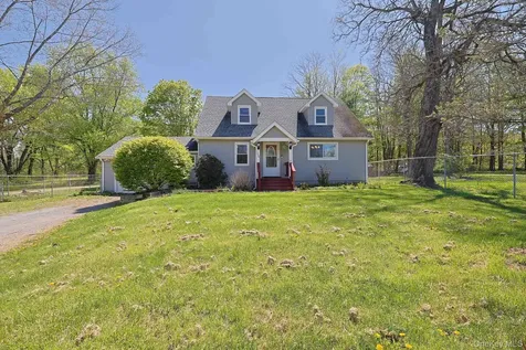 1604 Route 9g Hyde Park NY 12538