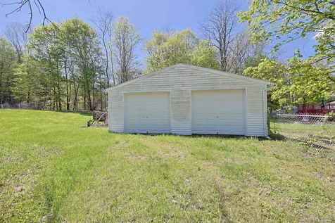 1604 Route 9g Hyde Park NY 12538
