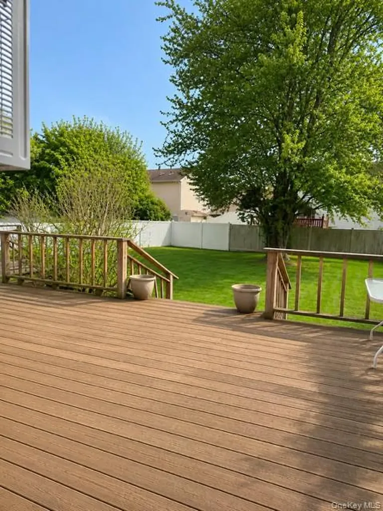 44 47th Street Islip NY 11751