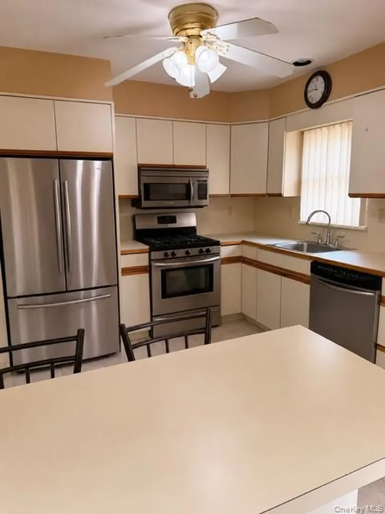 44 47th Street Islip NY 11751