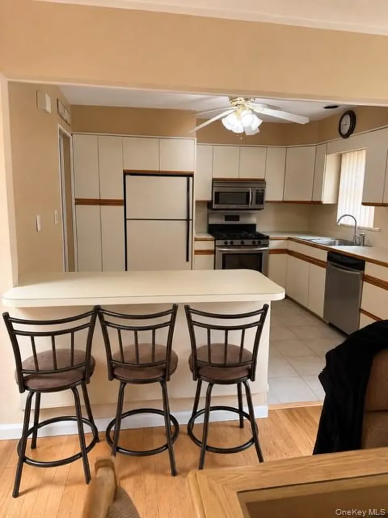 44 47th Street Islip NY 11751